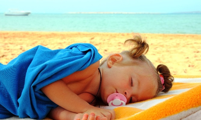 Запорожцев предупреждают: Какие опасности таит в себе отдых под летним солнцем (ВИДЕО)