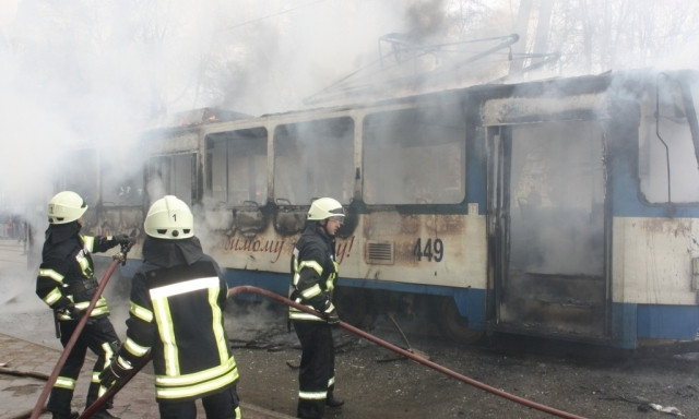 Узнайте: причина крупного пожара в запорожском трамвае