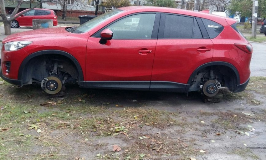 В Запорожье сняли колеса с очередного автомобиля