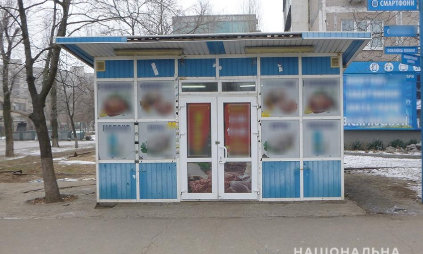 В Запорожской области продавец магазина и прохожий задержали грабителя с оружием (ФОТО, ВИДЕО)