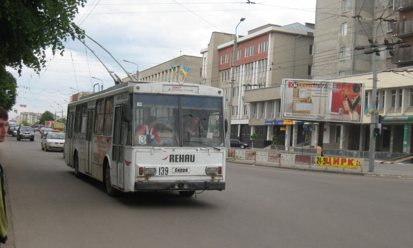 Сегодня по центральному проспекту Запорожья не ходят троллейбусы