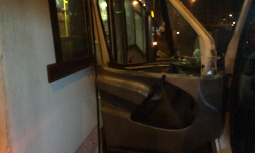 В Запорожье случилось ДТП с участием общественного транспорта (ФОТО)