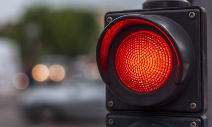 В Запорожье маршрутчик "пронесся" на красный свет светофора (ФОТО)