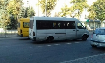 В Запорожье сегодня водители не брали "стоячих" пассажиров (ФОТО)
