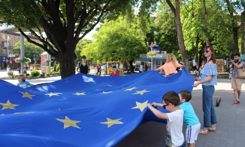 Как в Запорожье День Европы праздновали (ФОТО)