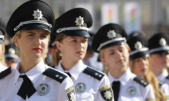 Начальник запорожской областной полиции вручил памятные награды сотрудникам