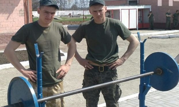 Братья по крови и оружию: В запорожской части служат близнецы