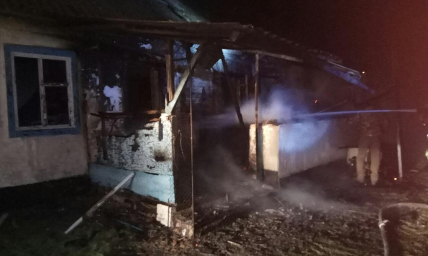В Запорожской области горел жилой дом, погиб мужчина
