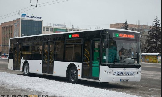 В запорожском автобусе умер молодой мужчина