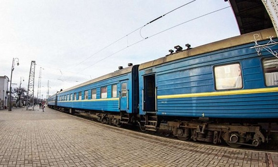 Мама девочки-инвалида рассказала, как над ними издевался проводник поезда Киев-Запорожье